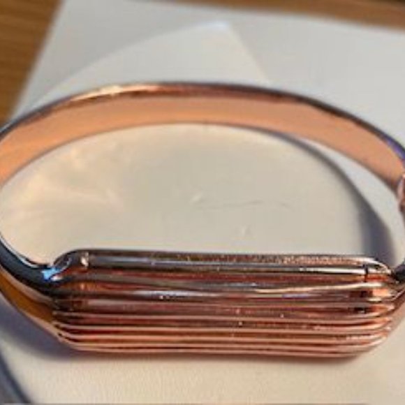 🛍️FREE w/$15☀️ Rose Gold Tone Bracelet Fits 6 1/2 - Picture 2 of 7